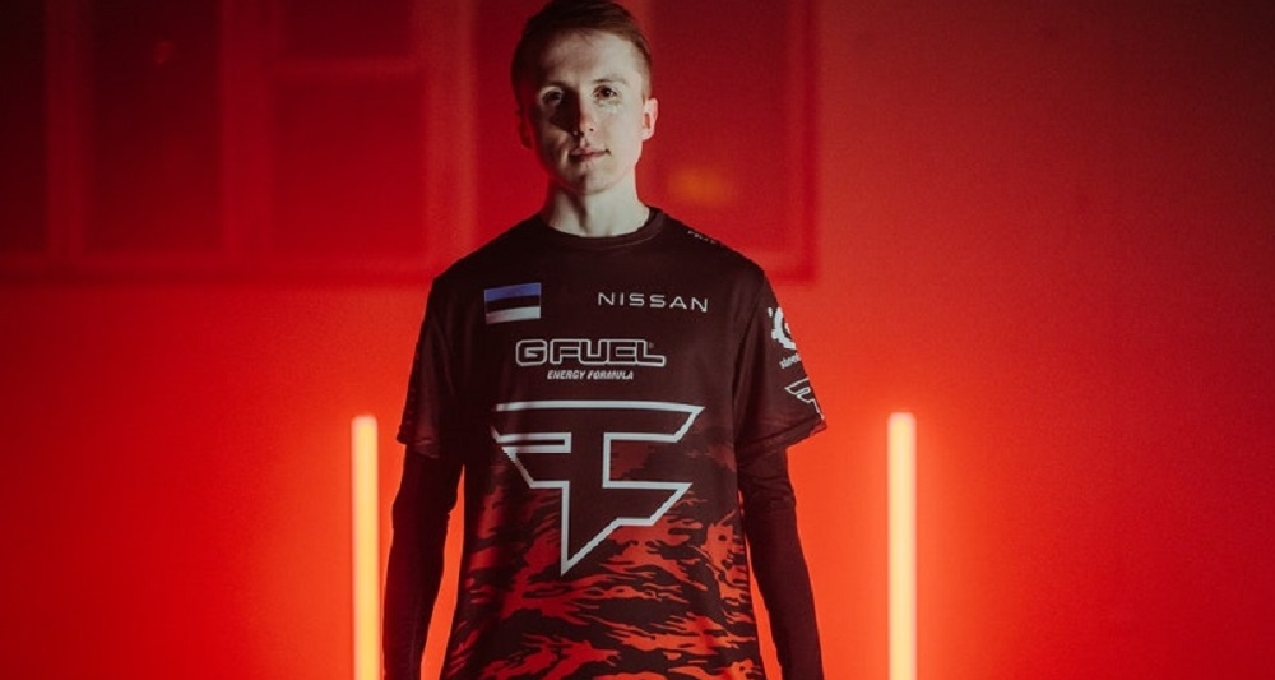 换人效果立竿见影！Bin 15分钟经济回到上单第一 knight中单第二